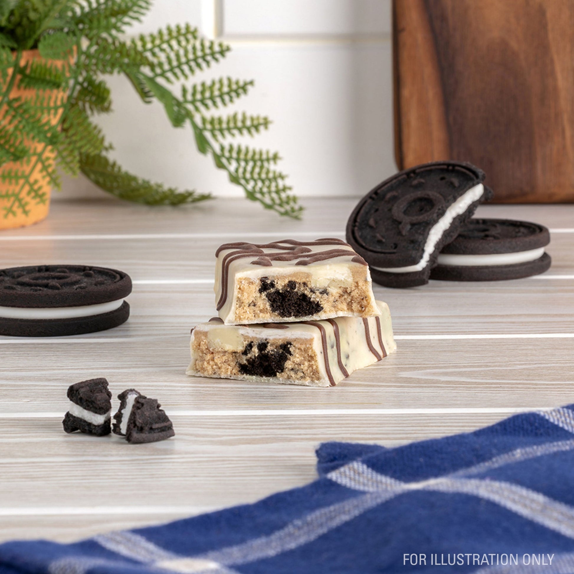 dipped-cookies-and-cream-protein-bars-v5 15807_QN_USA_ProteinBar_CAC_InterimAssetUpdate_Digital-Dipped-ProductCarouselSet_Tabletop1.jpg